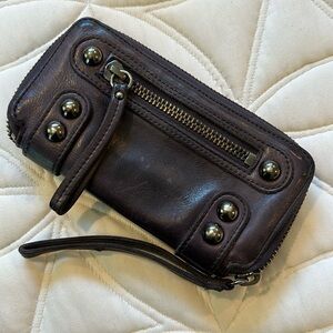 Linea pelle purple wristlet wallet